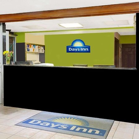 Days Inn By Wyndham Elk Grove Village O'Hare Airport West Екстер'єр фото