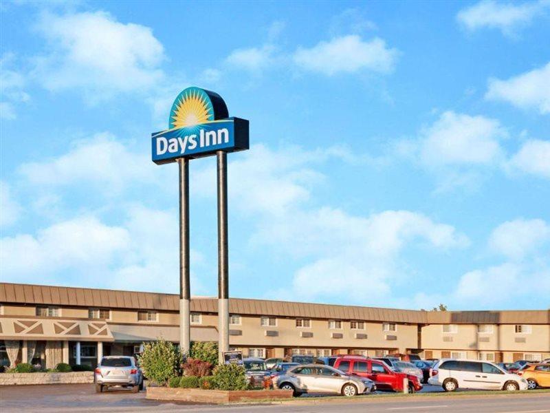 Days Inn By Wyndham Elk Grove Village O'Hare Airport West Екстер'єр фото