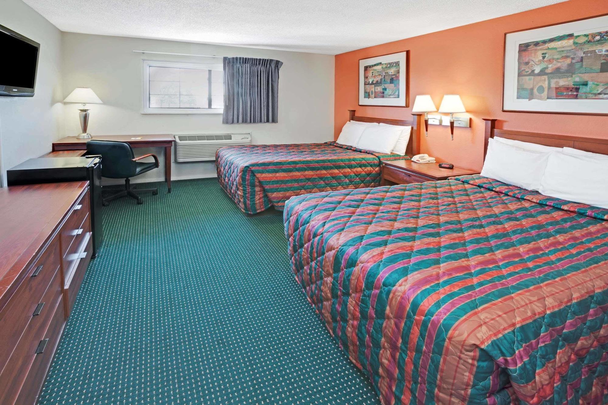 Days Inn By Wyndham Elk Grove Village O'Hare Airport West Екстер'єр фото