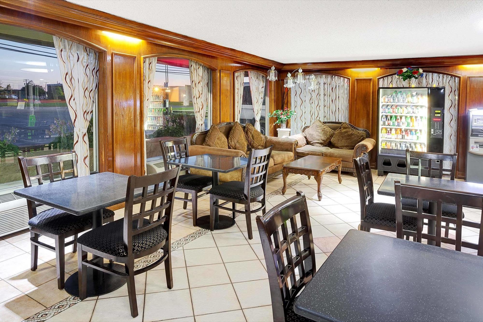 Days Inn By Wyndham Elk Grove Village O'Hare Airport West Екстер'єр фото