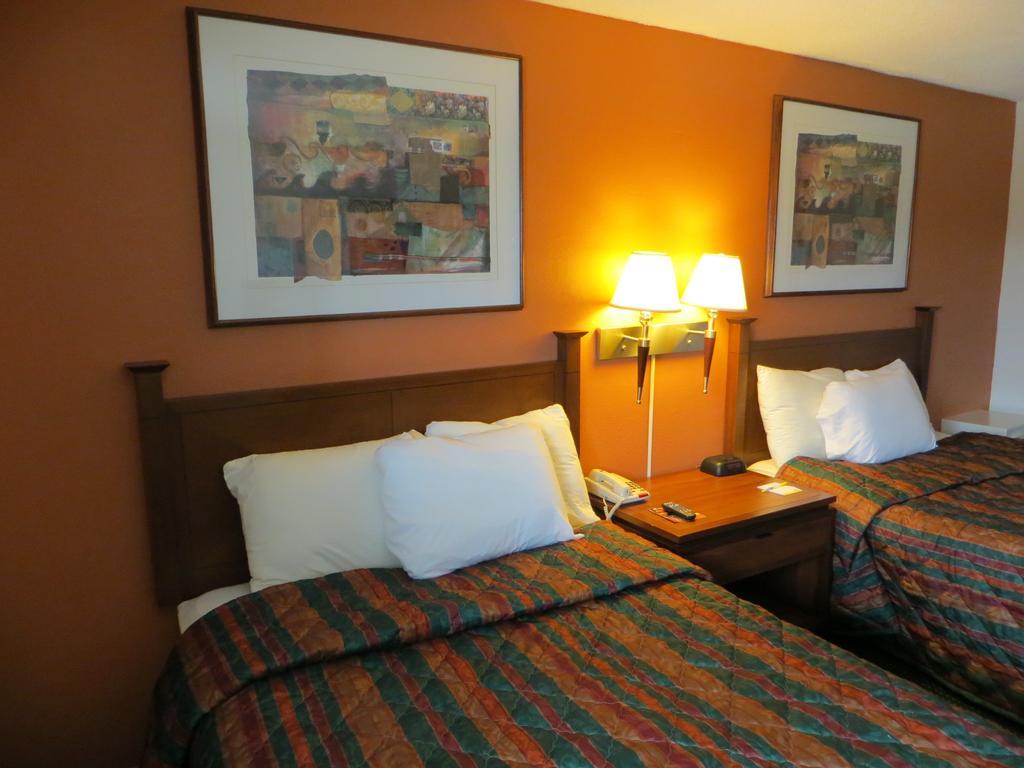 Days Inn By Wyndham Elk Grove Village O'Hare Airport West Екстер'єр фото