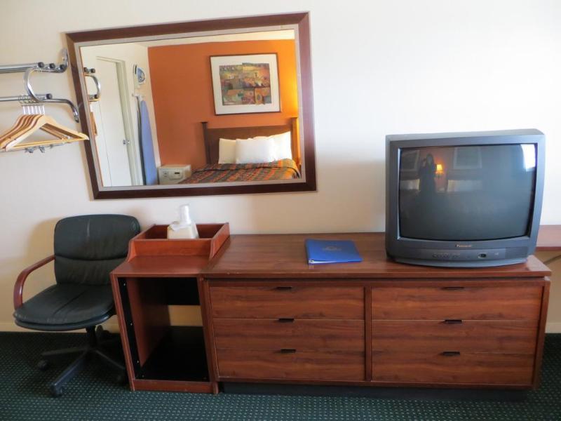 Days Inn By Wyndham Elk Grove Village O'Hare Airport West Екстер'єр фото